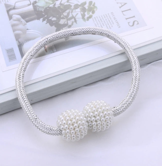 Pearl Magnetic Curtain Clip