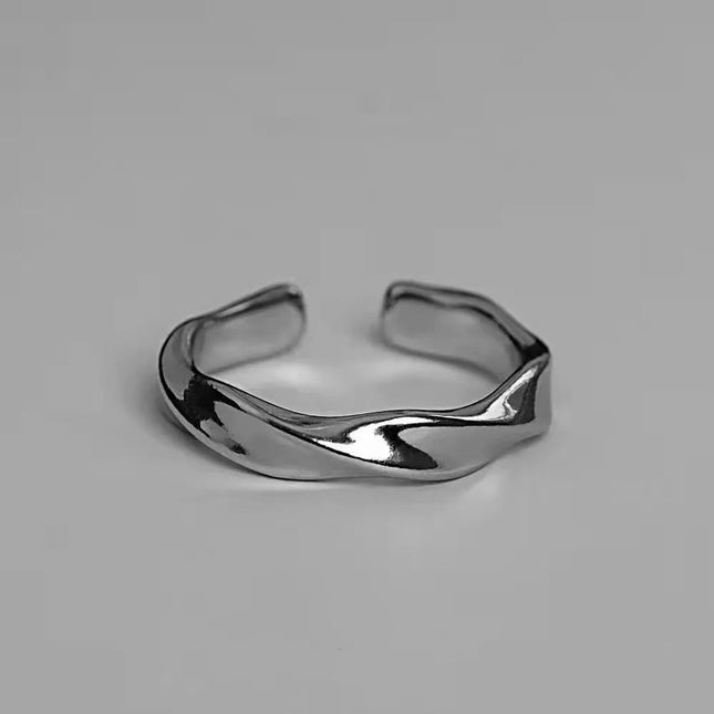 Silver Mobius Wave Ring – Retro Open Design for Women & Men