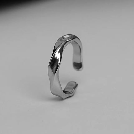 Silver Mobius Wave Ring – Retro Open Design for Women & Men