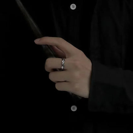 Silver Mobius Wave Ring – Retro Open Design for Women & Men