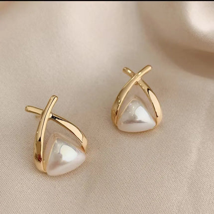 Elegant Heart & Pearl Stud Earrings